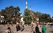 Istanbul, vor der Eyüp Moschee. Dieser Ort ist der viertheiligste der islamischen Welt nach Mekka, Medina und Jerusalem. : Moschee, Minarette